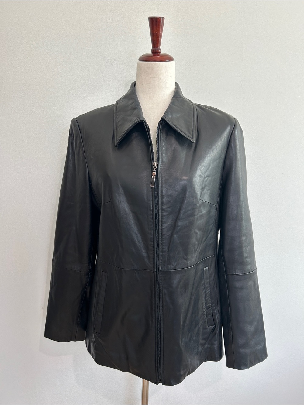 Jones New York VTG Black Genuine Leather Zip-Front Jacket Size Large EUC